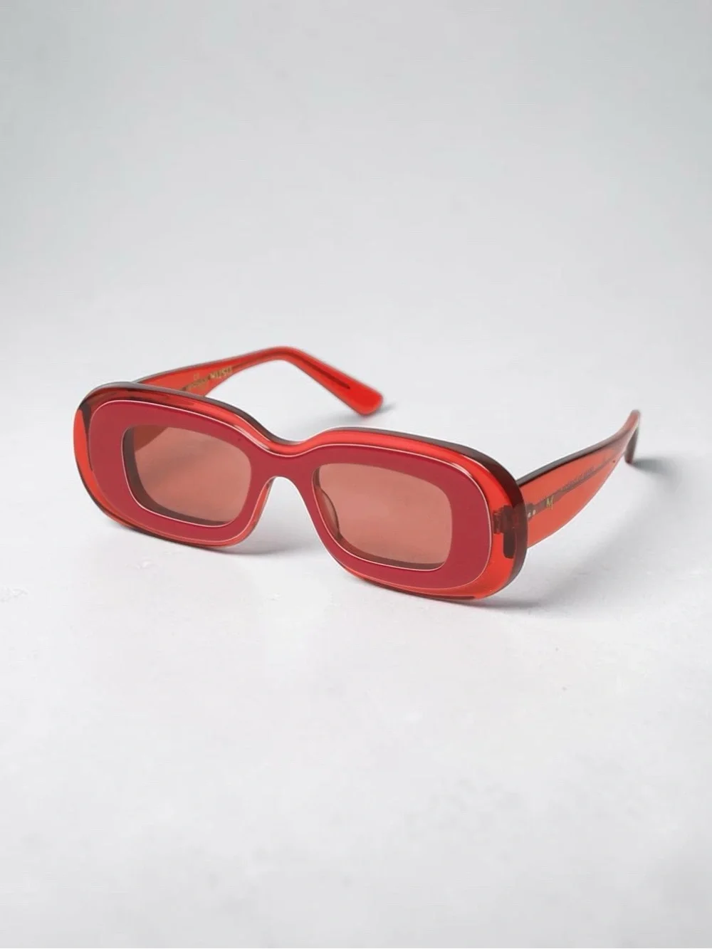 MUSU bold red